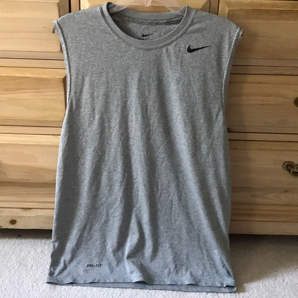 Nike dri-fit sleeveless tank